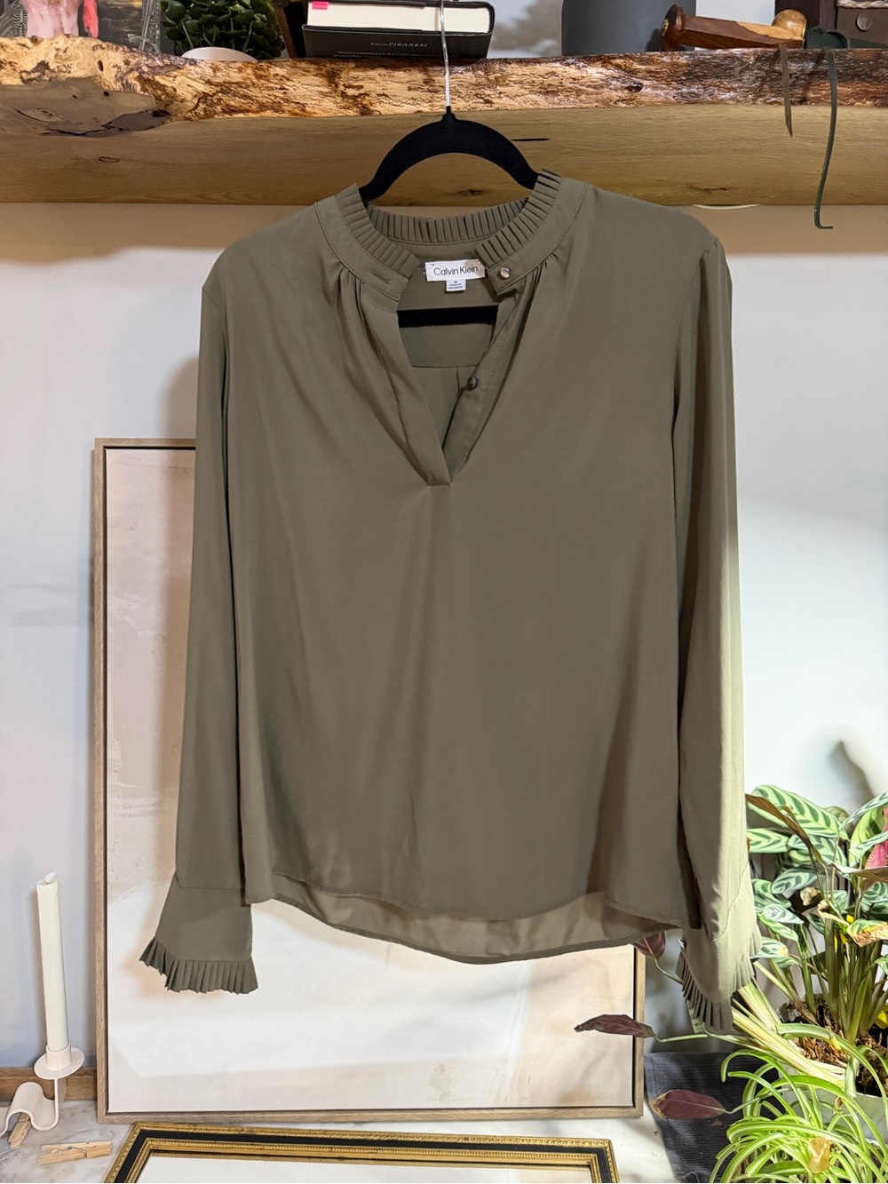 Calvin Klein Olive Long-Sleeve V-Neck Pleat-Cuff Blouse